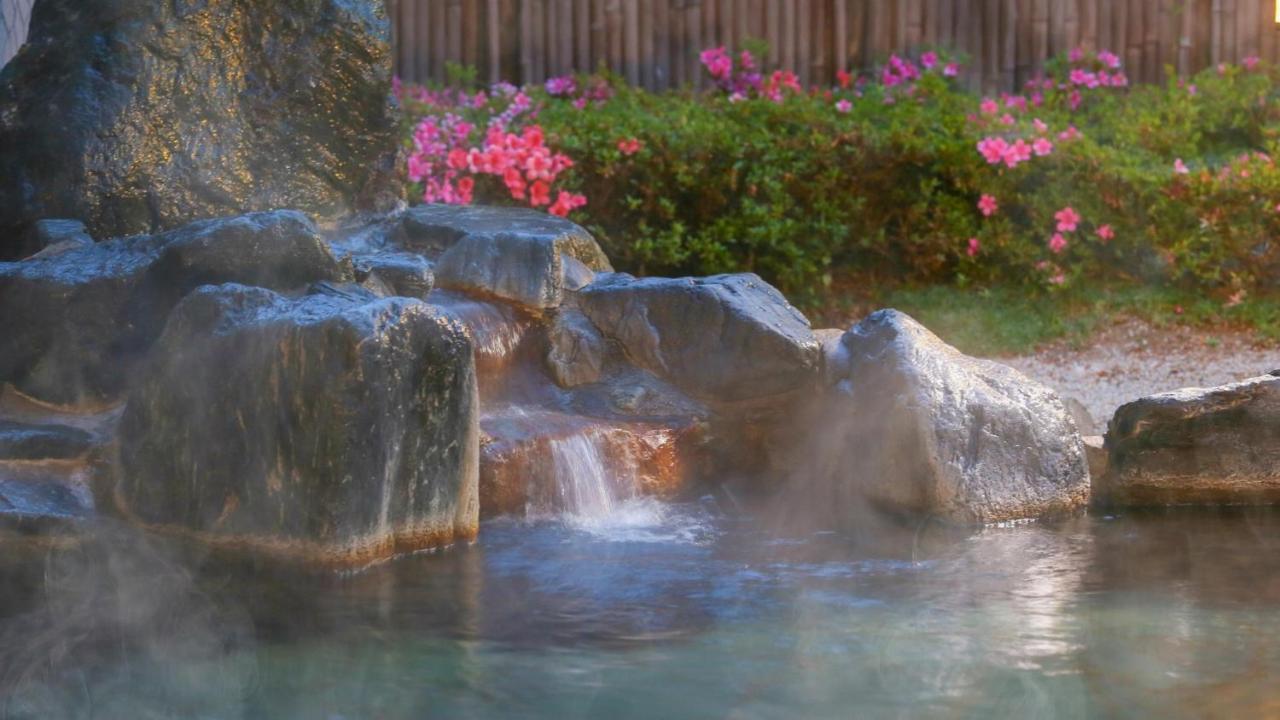 Отель Ooedo Onsen Monogatari Aizu Экстерьер фото