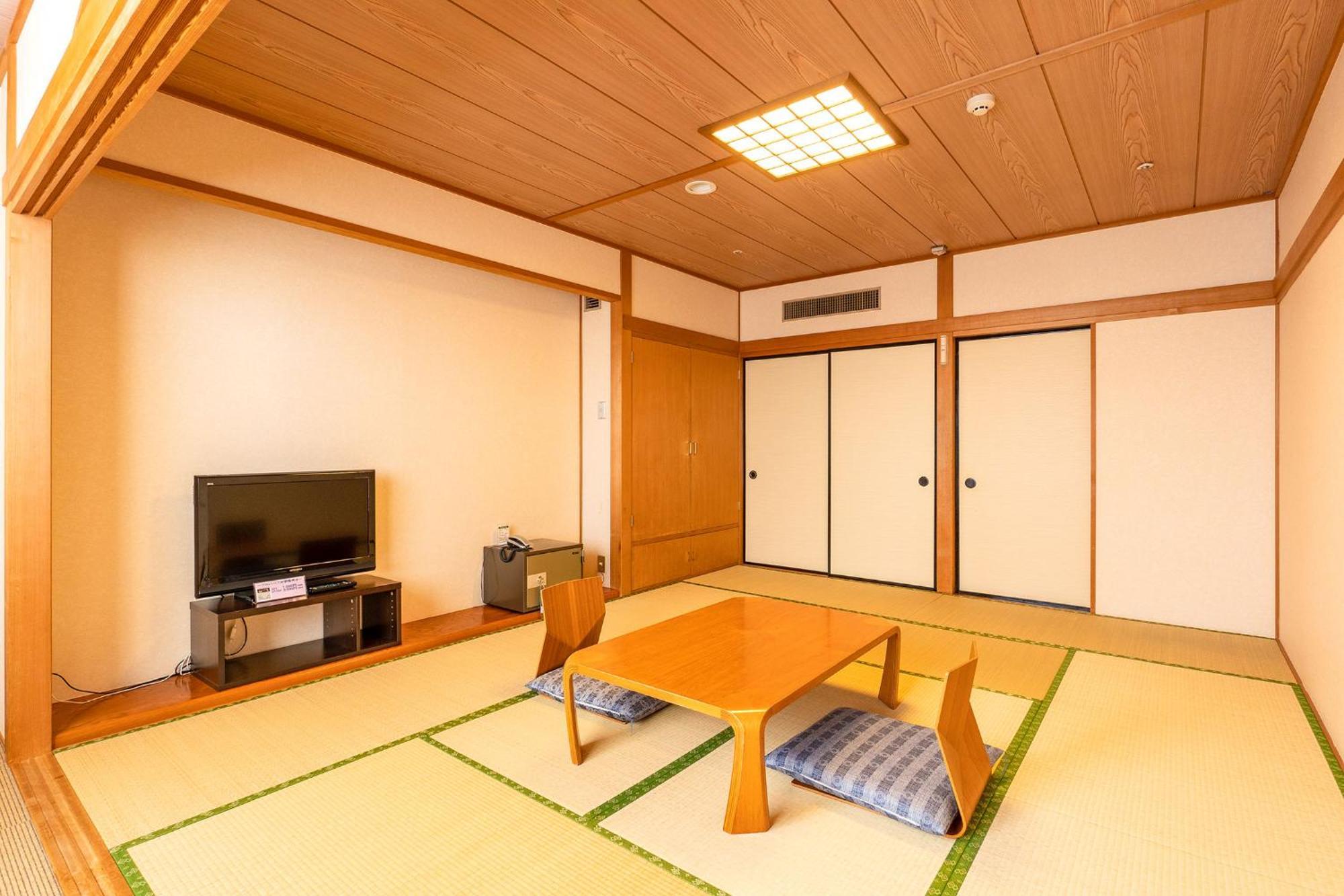 Отель Ooedo Onsen Monogatari Aizu Экстерьер фото