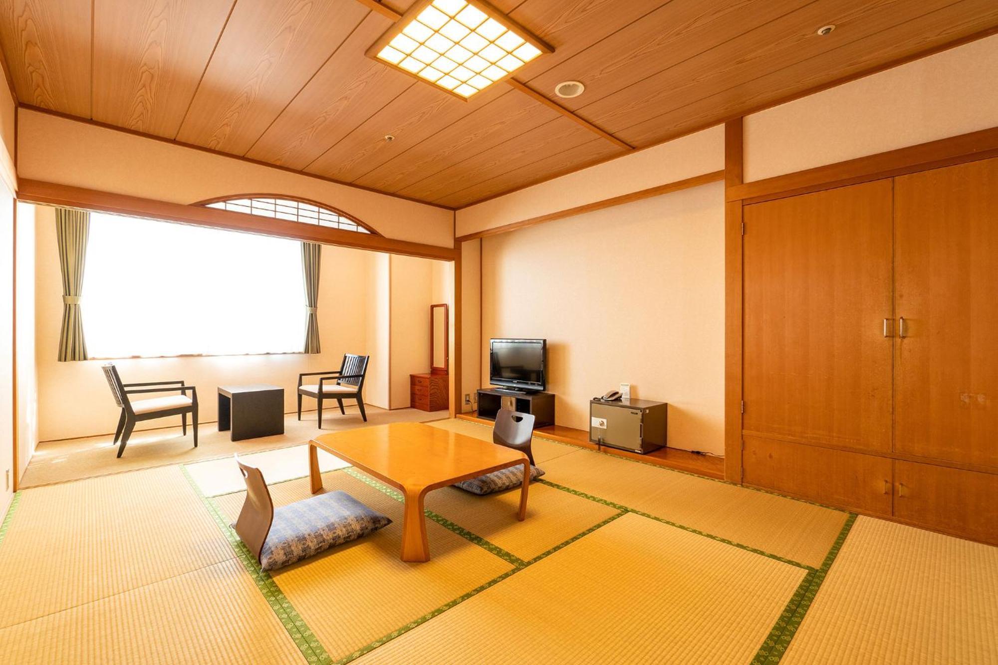 Отель Ooedo Onsen Monogatari Aizu Экстерьер фото