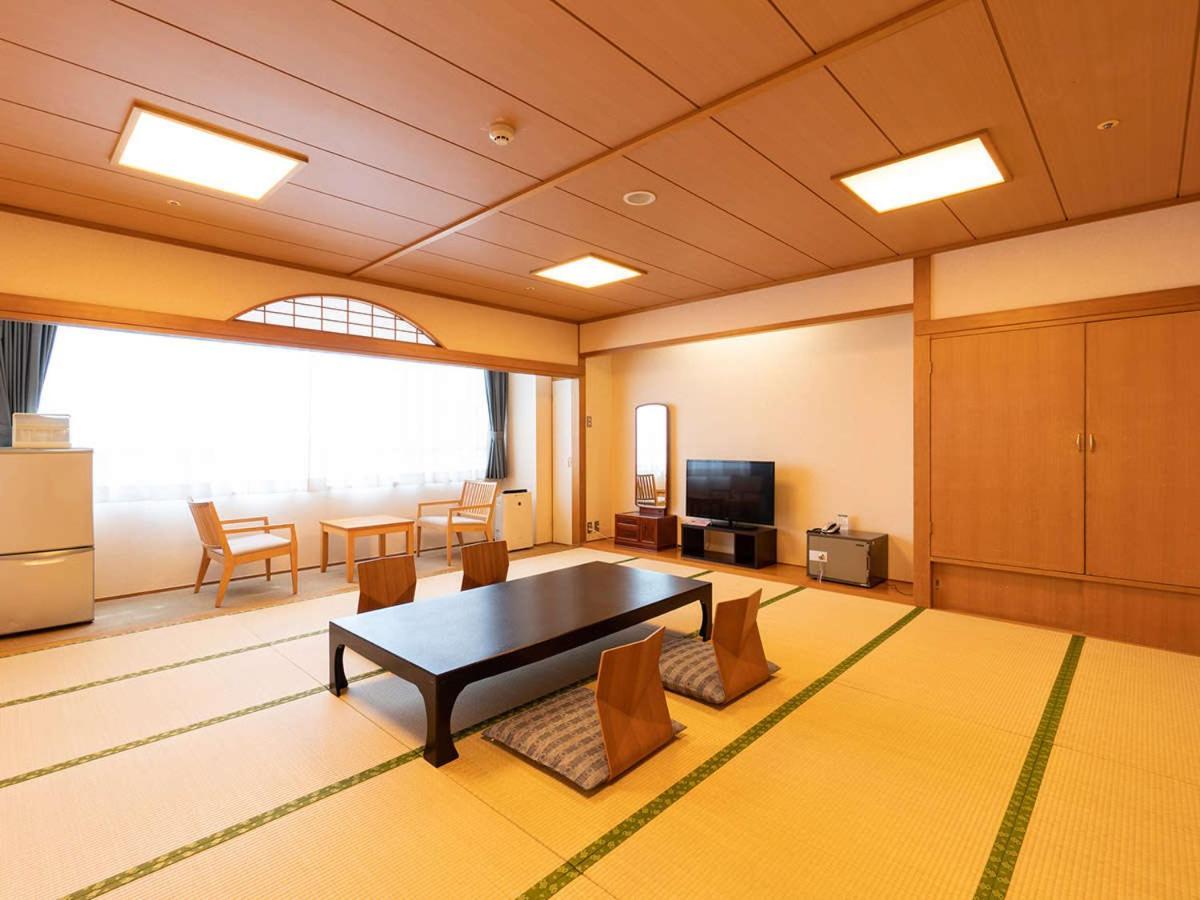 Отель Ooedo Onsen Monogatari Aizu Экстерьер фото